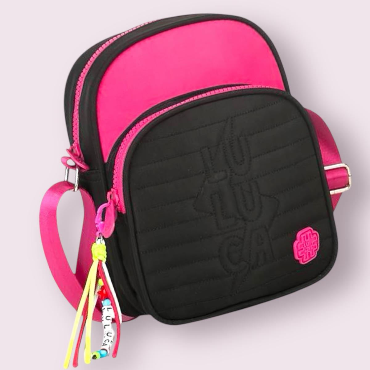 Bolsa Feminina Transversal Luluca Preta com Detalhe Rosa