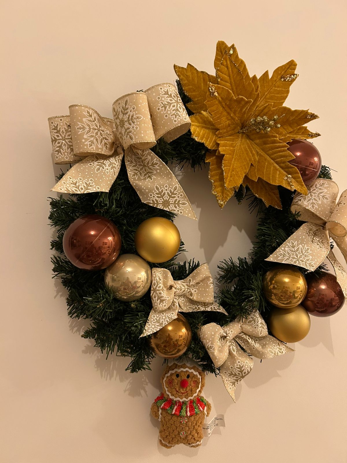 Guirlanda de Natal Verde com Detalhes Dourado e Marrom – 45cm