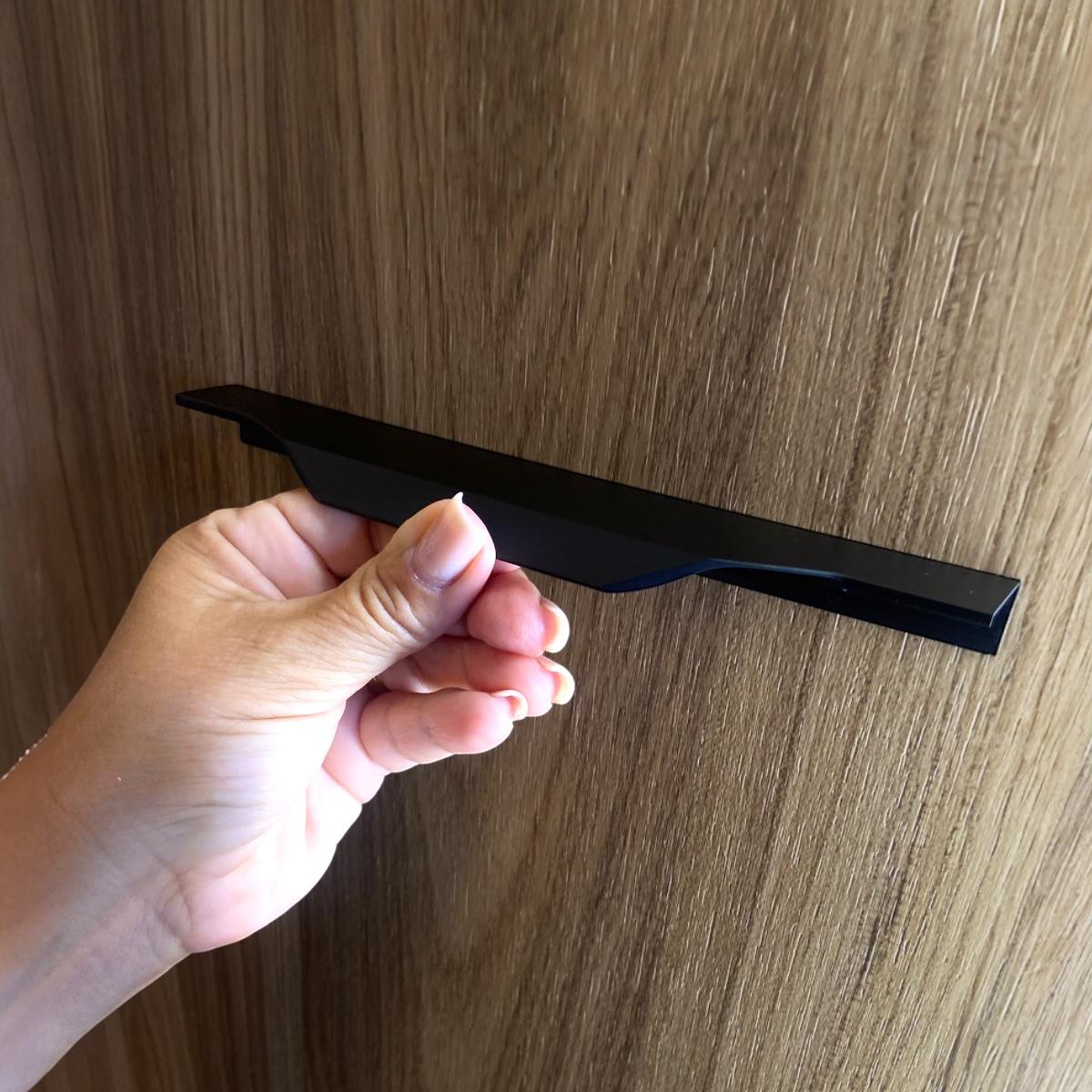 Kit 4 Peças Perfil Puxador Slim Alumínio para Móveis 20 cm Preto - RIKABUNI