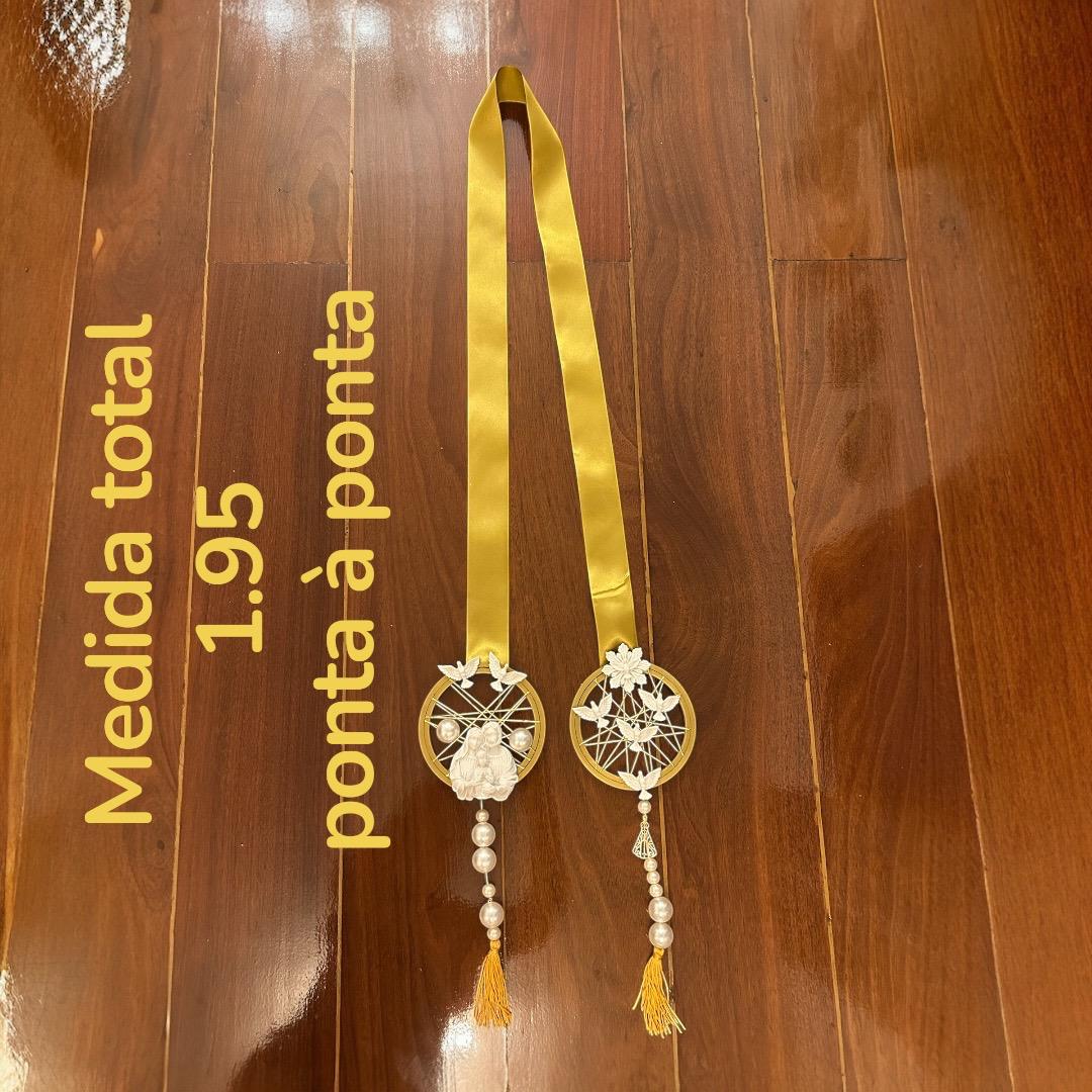 Escapulário Fita de Porta Dourado Religioso Católico com Espírito Santo e Nossa Senhora Aparecida