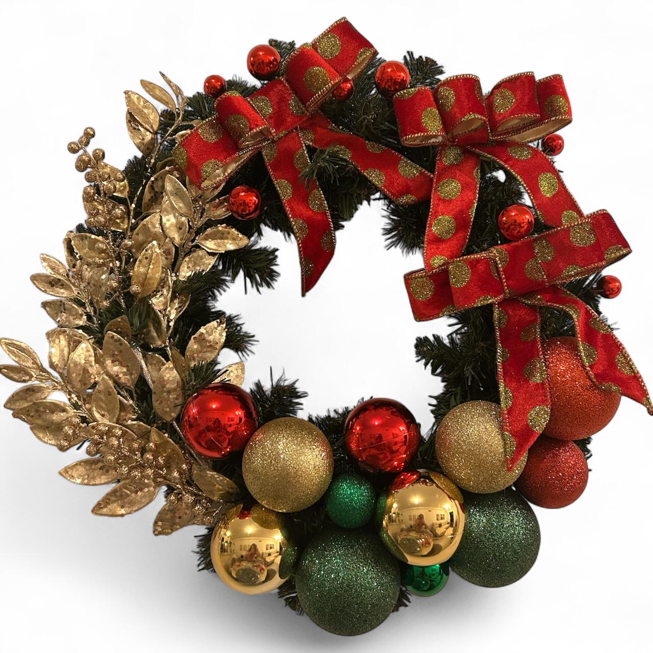 Guirlanda Natalina Decorativa, 45 cm, Verde com Enfeites Dourados e Vermelhos, Laço Vermelho com Bolinhas Douradas