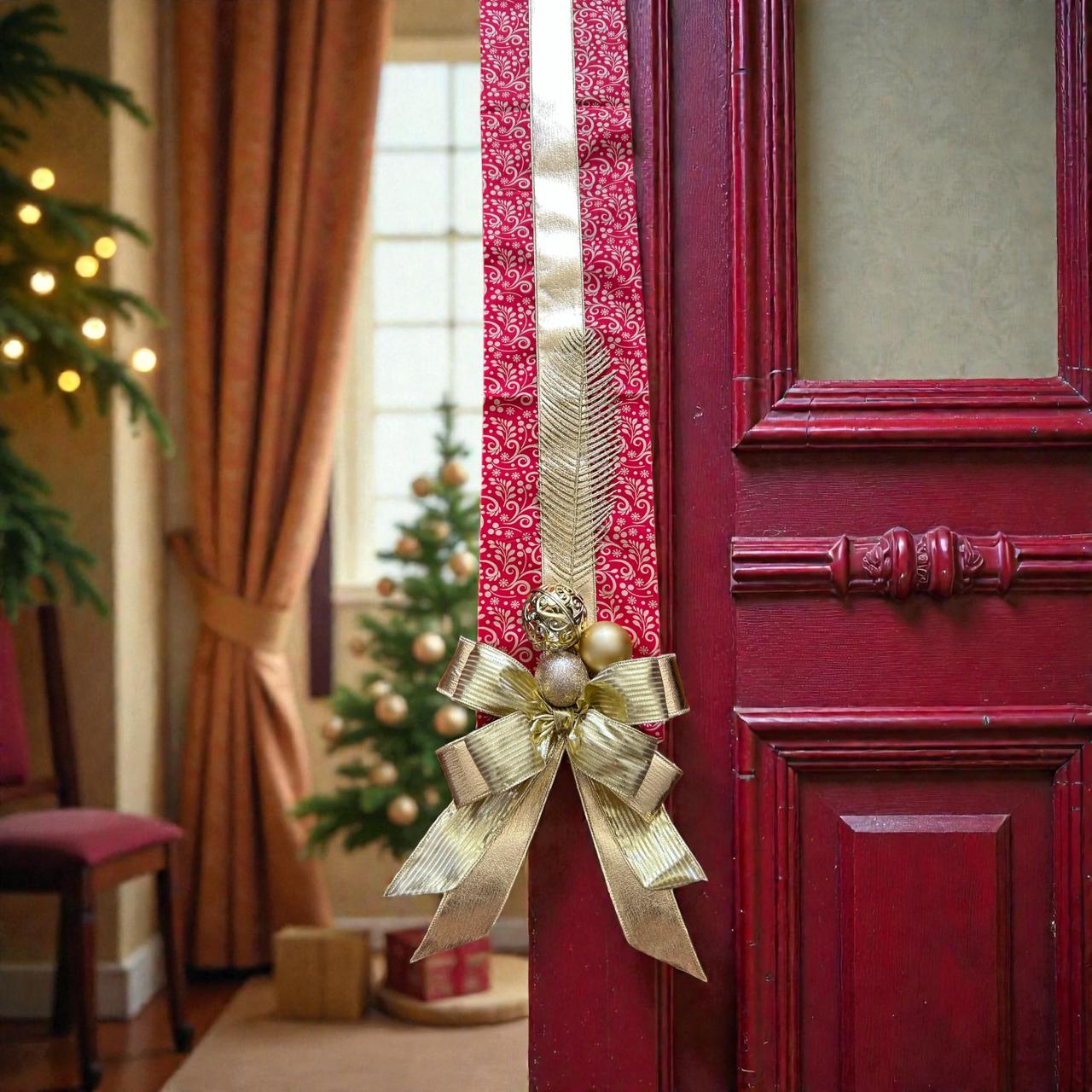 Escapulário Natalino Decorativo para Porta, Dourado e Vermelho com Fitas e Enfeites, Estilo Elegante - RIKABUNI