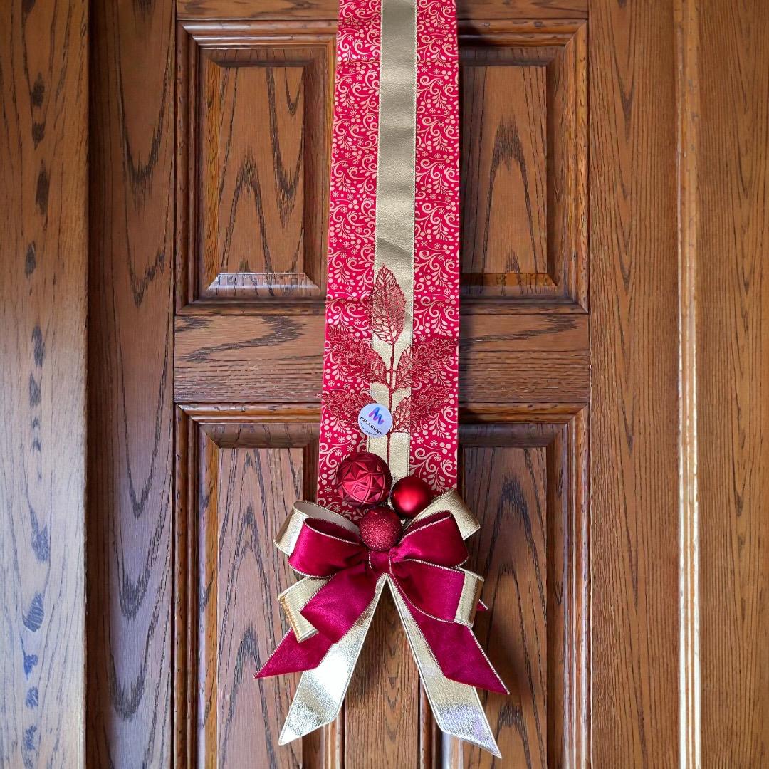 Escapulário Natalino Decorativo para Porta, Dourado e Vermelho com Fitas e Enfeites, Estilo Elegante - RIKABUNI